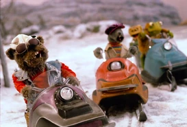 EmmetOtter-Snowmobiles1.jpg (112 KB)