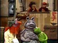 513 backstage pity piggy