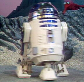 R2-D2 dancing on Koozebane