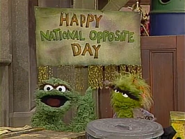 2133-OppositeDaySign.jpg (199 KB) Episode 2133