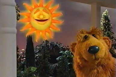Bear talks to Ray the Sun but it's Pleakley on the phone #bearinthebig