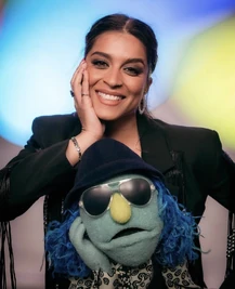 LillySingh-Zoot.jpg (174 KB) Singh with Zoot