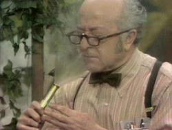 0349-whathappens-hooper