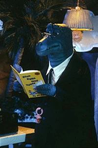 D406-Babysitter1.jpg (56 KB)