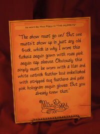 Sequindresssign.jpg (144 KB)