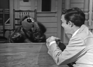 Rowlf expects Ray Bolger to eat his own heart