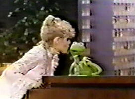 Bernadette Peters & Kermit The Tonight Show 1979