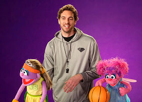 Pau Gasol, the Chicago Bulls: Sesame Street season 45, 2014