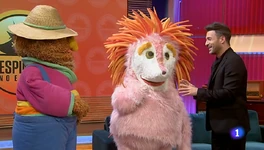 Vlcsnap-2017-01-22-16h47m35s594.png (725 KB) A new Espinete puppet with Don Pinpon 2017.