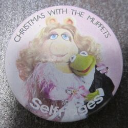Button, badge MUPPETS - miss piggy