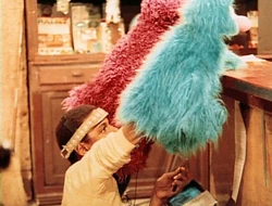 Behind the scenes with Kevin Clash as Max.