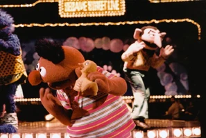 SSL-SillyDancing-ErnieDuckieCount.jpg (182 KB)