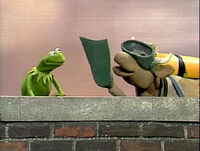 Gladys the Cow in Kermit's Lecture: Kermit and Gladys Switch Places