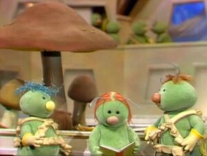 Cotterpin Doozer with her mother  (left), and father  (right).