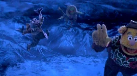Kermit, Fozzie, Gonzo, Rizzo, and Pepe fall to earth in Letters to Santa