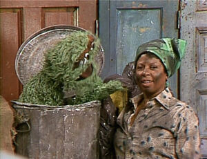 Oscar falls in love when Susan changes the oil in her car ().