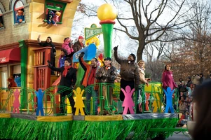 Macys2008b.jpg (418 KB) Sesame Street float with Lang Lang, 2008