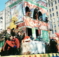 Sesame Street "pop-up book" float, 2001