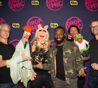 Muppets and Jeremy Scippio at Drop the Mic.jpg (87 KB) the Muppets with stand-up comedian Jeremy Scippio