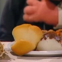 Roll.jpg (37 KB) roll "Meal Break"