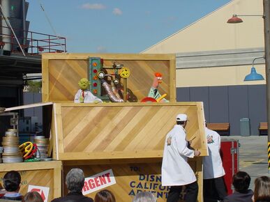 Dr. Bunsen Honeydew and his assistant Beaker were also on hand to launch the attractions.