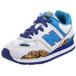 New balance sales elmo shoes