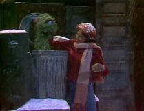 Maria confronts Oscar about Big Bird's disappearance.