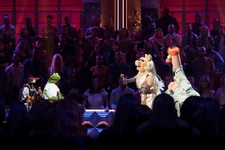 DropTheMic03.jpg (79 KB)