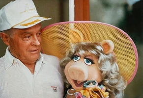 Bob Hope and Miss Piggy