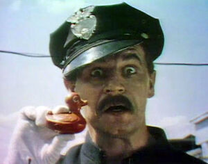 Paul Dooley bathtub cop