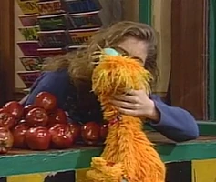 Alison Bartlett (Gina) & ZoeSesame Street Episode 3360