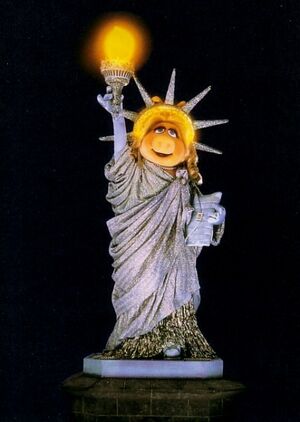 Piggystatueofliberty