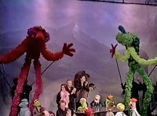 PaulRainbowlive.png (411 KB) The Muppet Show Live December 2001 at The Hollywood Palace