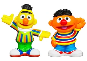 Hasbro figures ernie bert.jpg (127 KB)