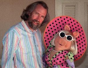 Jim Henson and Miss Piggy in a promotional photo for Miss Piggy's Hollywood