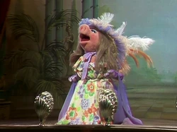 naomi lapaglia blue dress Muppet Babies Miss Piggy Sleep Shirt main image 1