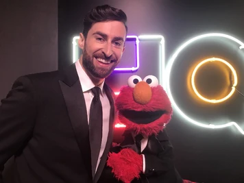 Elmo-HQTrivia.jpg (330 KB)