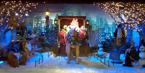 Macy's windows 2002 d.jpg (50 KB)