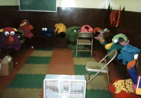 SSL-SillyDancing-BTS-Heads.jpg (97 KB) behind the scenes: Muppets heads at the ready for the performers