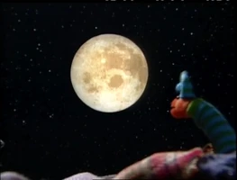 3696a.jpg (103 KB) Slimey wants to go to the moon Sesame Street Episode 3696