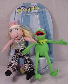 Miss Piggy and Kermit