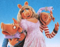 Miss PiggyAunt of Andy and Randy Pig