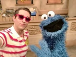 SS-ZL-47 (3).jpg (38 KB) Zachary Levi and Cookie Monster