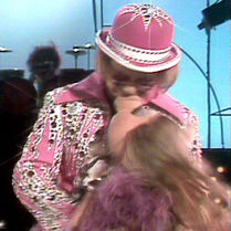 Elton John & Miss Piggy The Muppet Show episode 214