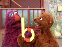 Telly and Baby Bear get a letter B Episode 3996