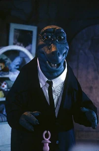 D406-Babysitter5.jpg (43 KB)