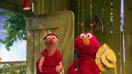 Sesamstrasse-Elmo&Finchen-CharacterSwap-(2015).jpg (83 KB) Elmo as Finchen Finchen as ElmoSesamstrasse