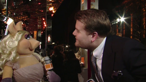 BAFTA-Awards-2012-MissPiggy&JamesCorden