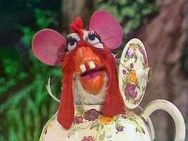 Chickenmouse.jpg (133 KB) chicken Dormouse The Muppet Show