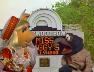Piggy and Gonzo in front of the Hollywood Bowl in Miss Piggy's Hollywood.